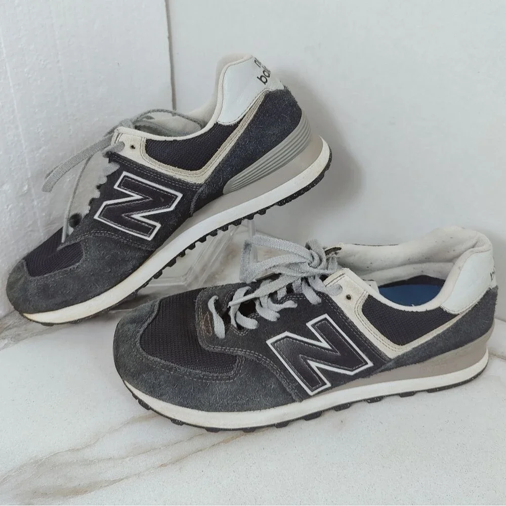New Balance 574 Navy Suede Unisex Running Shoes Sneakers, Sz 9(M) 10.5(W)
